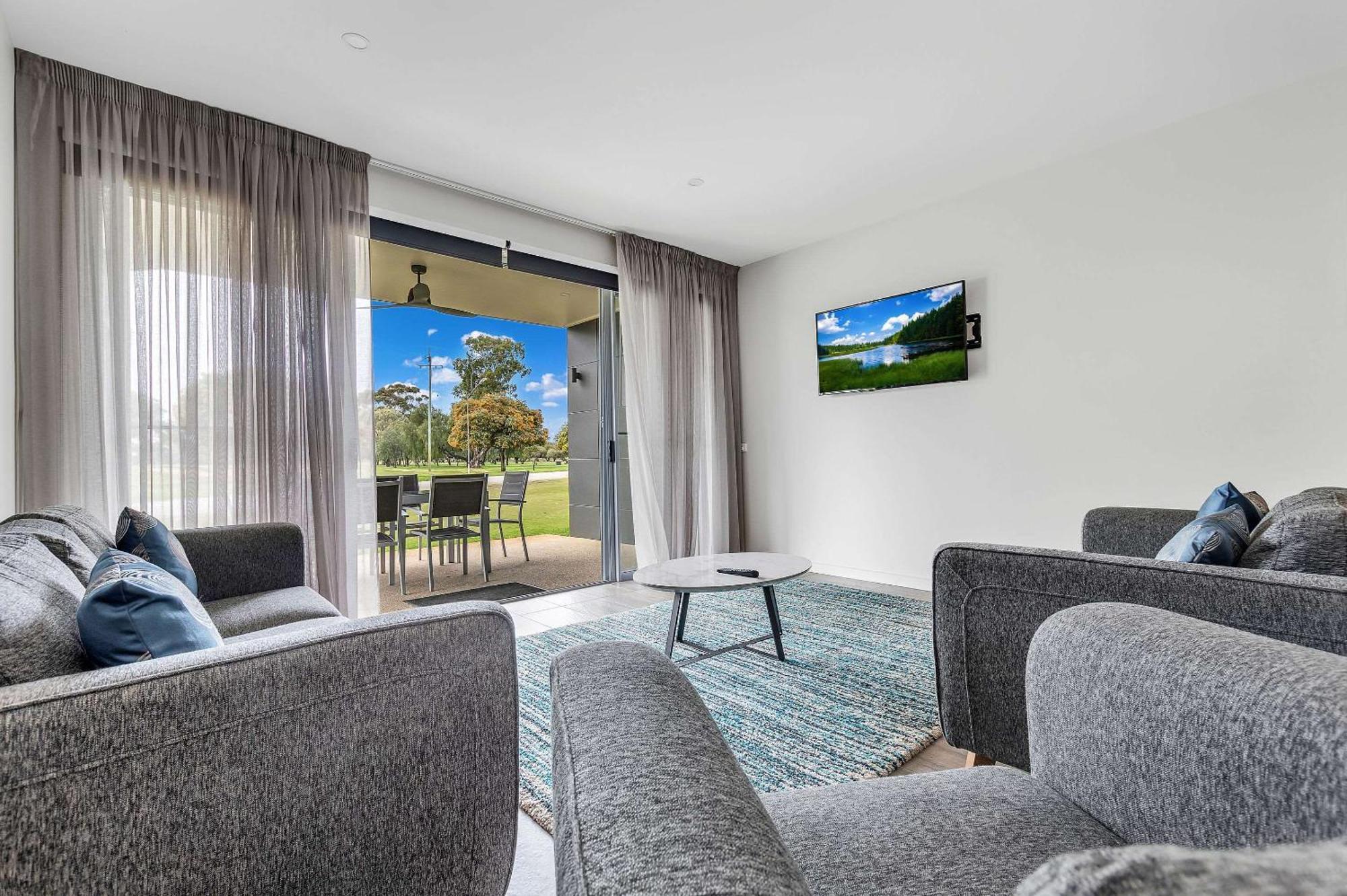 Comfort Suites Clubarham Golf Resort Exterior photo